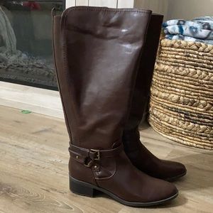 Liz Claiborne brown boots size 8